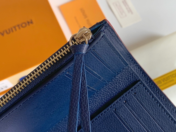 LVコピーウォレット着用イメージ